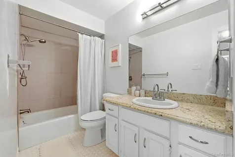1004 Kensington Way Mount Kisco NY 10549