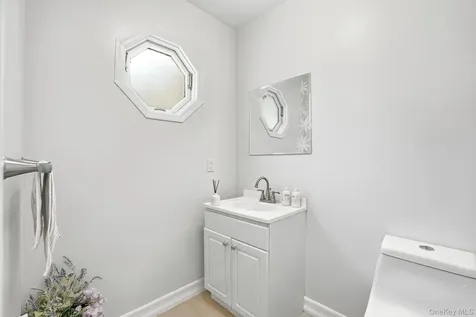 1004 Kensington Way Mount Kisco NY 10549
