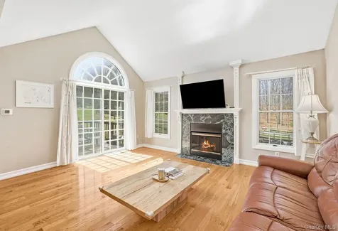 1004 Kensington Way Mount Kisco NY 10549
