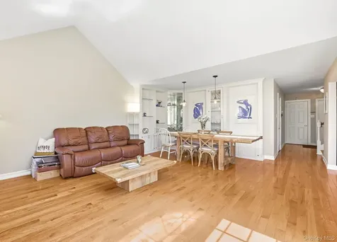 1004 Kensington Way Mount Kisco NY 10549
