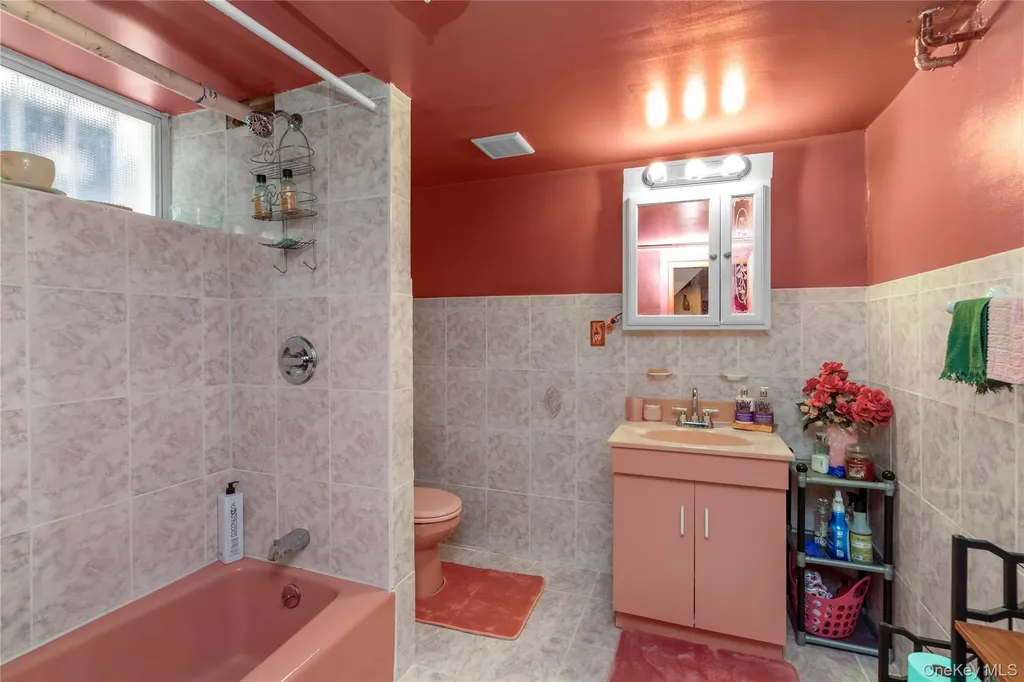 94-25 85th Road Woodhaven NY 11421