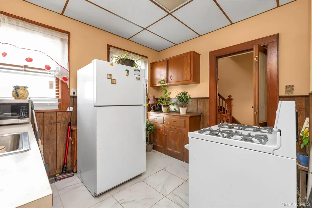 94-25 85th Road Woodhaven NY 11421