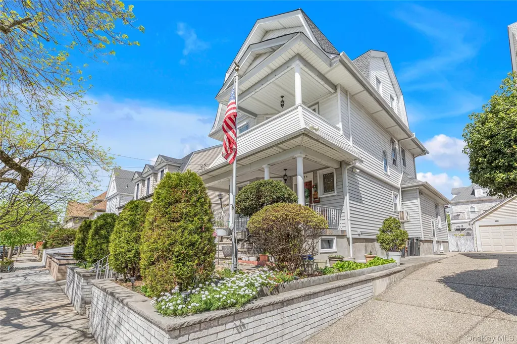 94-25 85th Road Woodhaven NY 11421