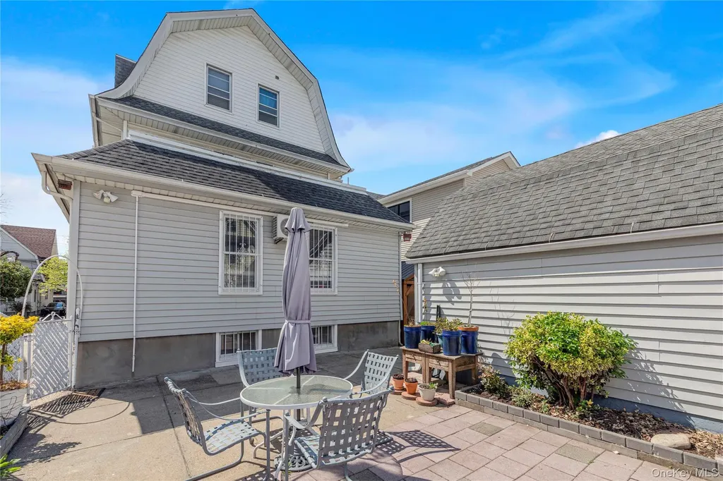 94-25 85th Road Woodhaven NY 11421