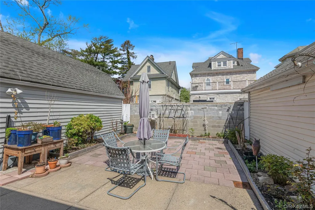94-25 85th Road Woodhaven NY 11421