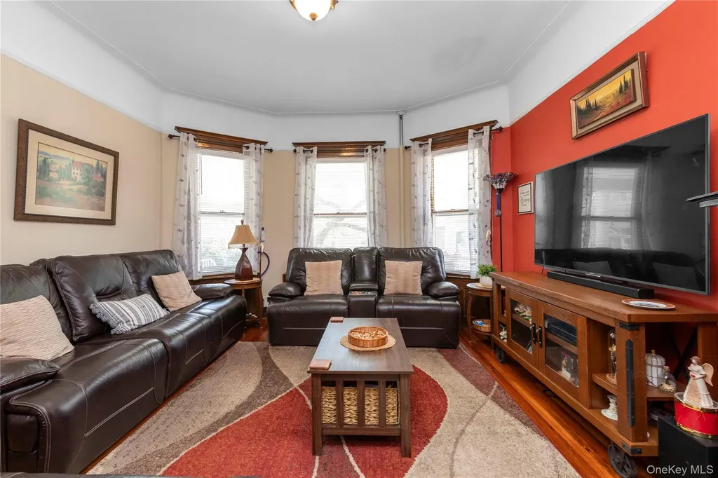 94-25 85th Road Woodhaven NY 11421