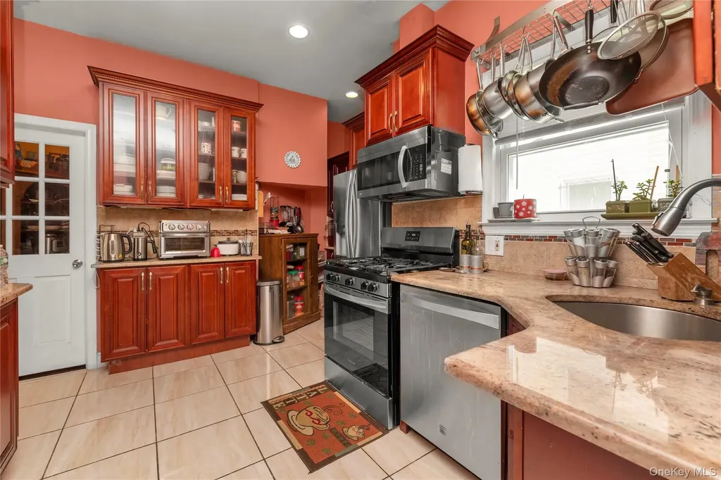 94-25 85th Road Woodhaven NY 11421