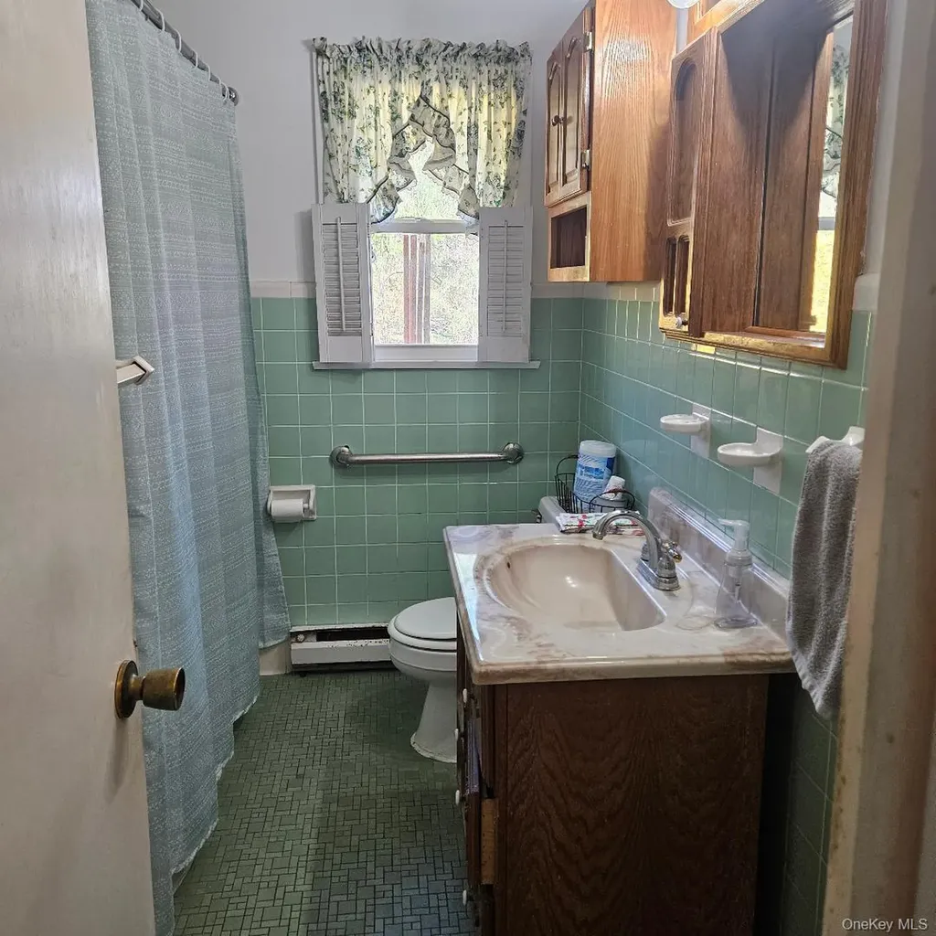 41 Wildwood Drive Poughkeepsie NY 12603