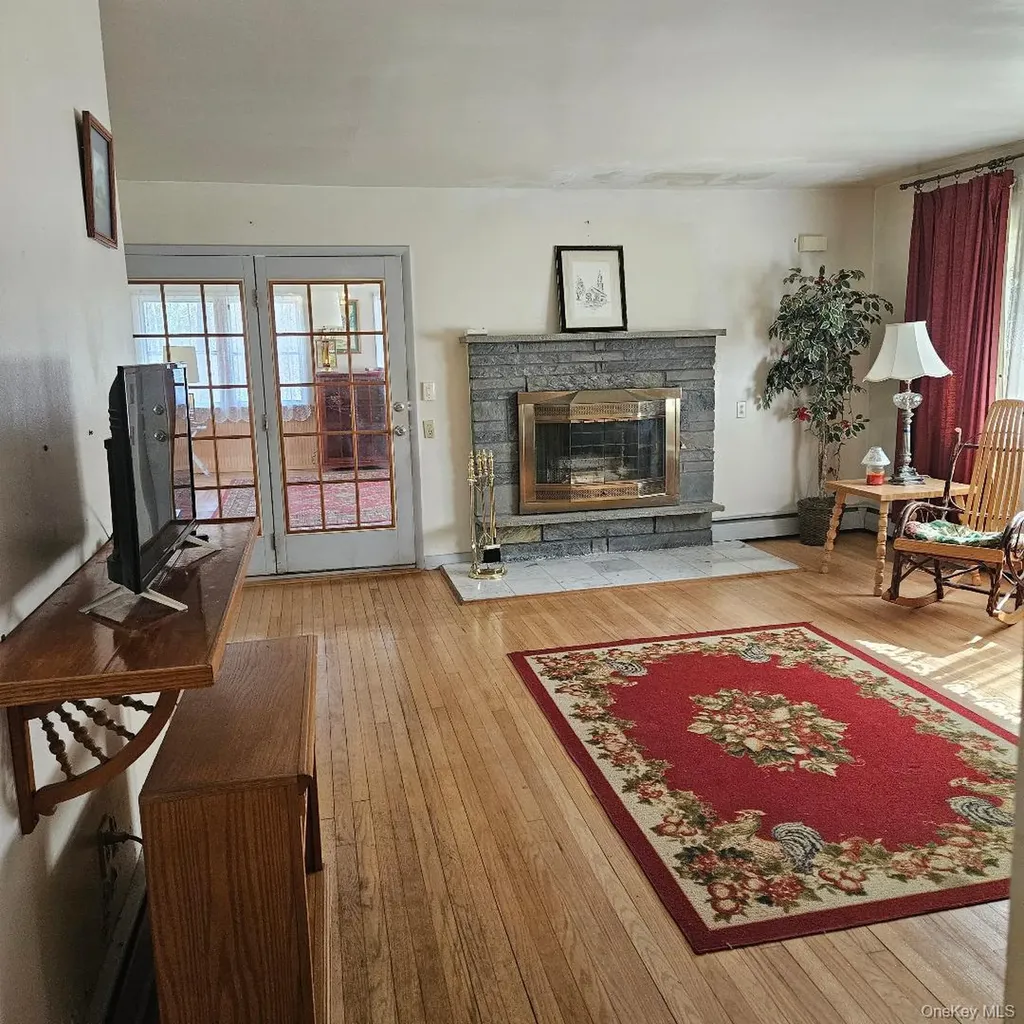 41 Wildwood Drive Poughkeepsie NY 12603
