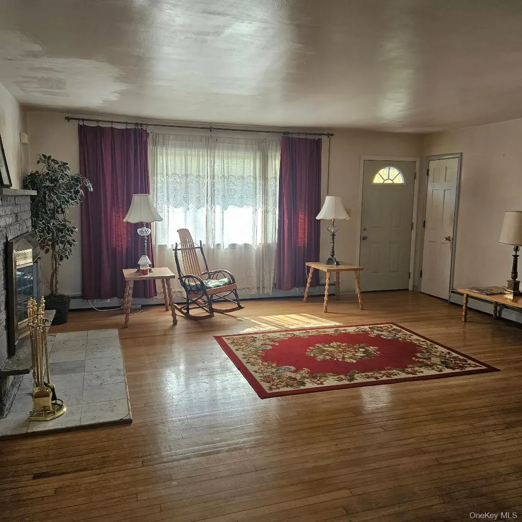 41 Wildwood Drive Poughkeepsie NY 12603