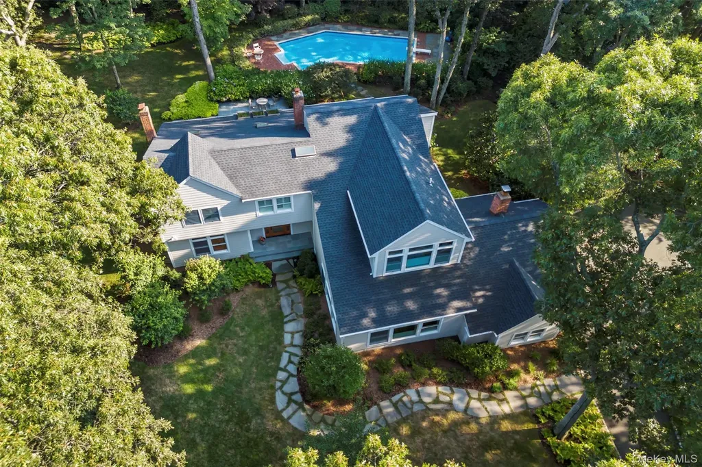8 Waterview Lane Setauket NY 11733