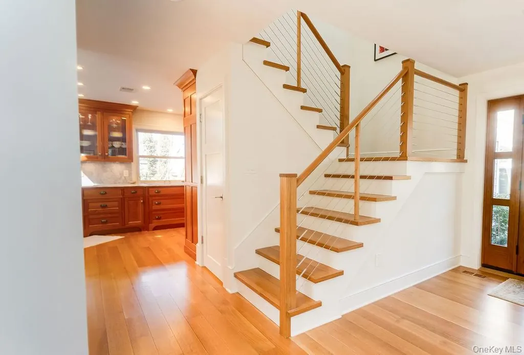 8 Waterview Lane Setauket NY 11733
