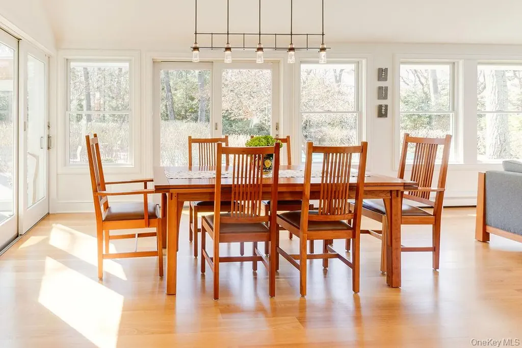 8 Waterview Lane Setauket NY 11733