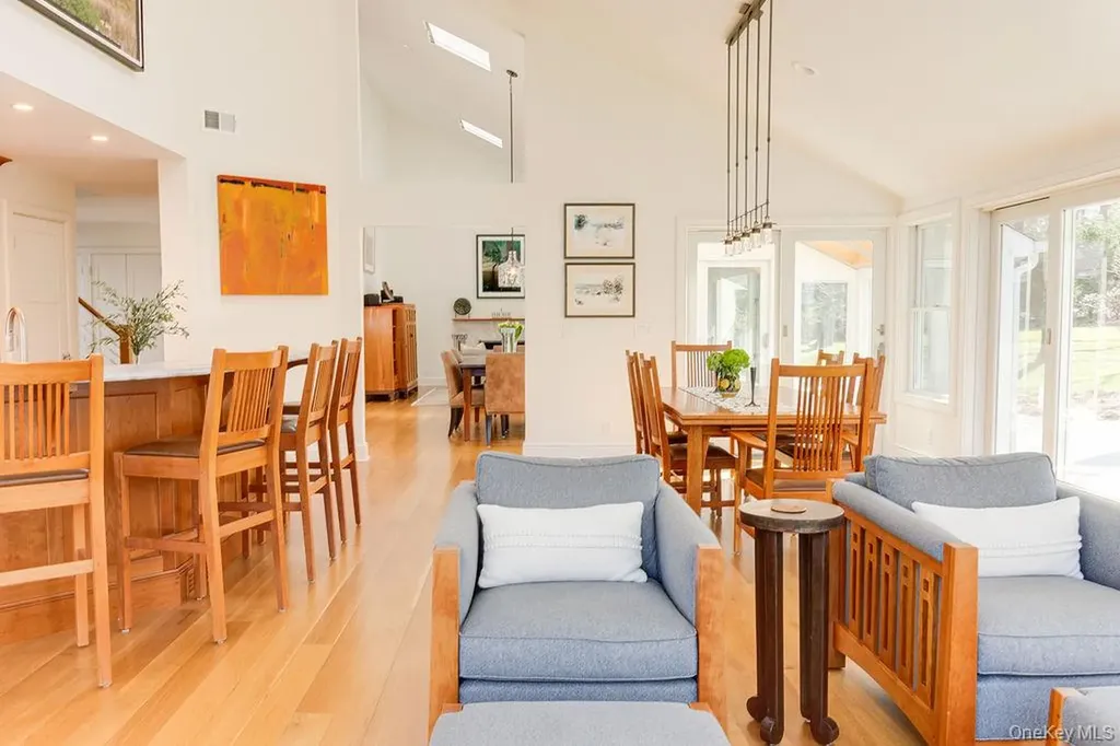8 Waterview Lane Setauket NY 11733