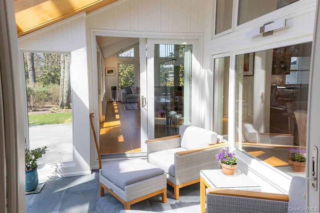 8 Waterview Lane Setauket NY 11733