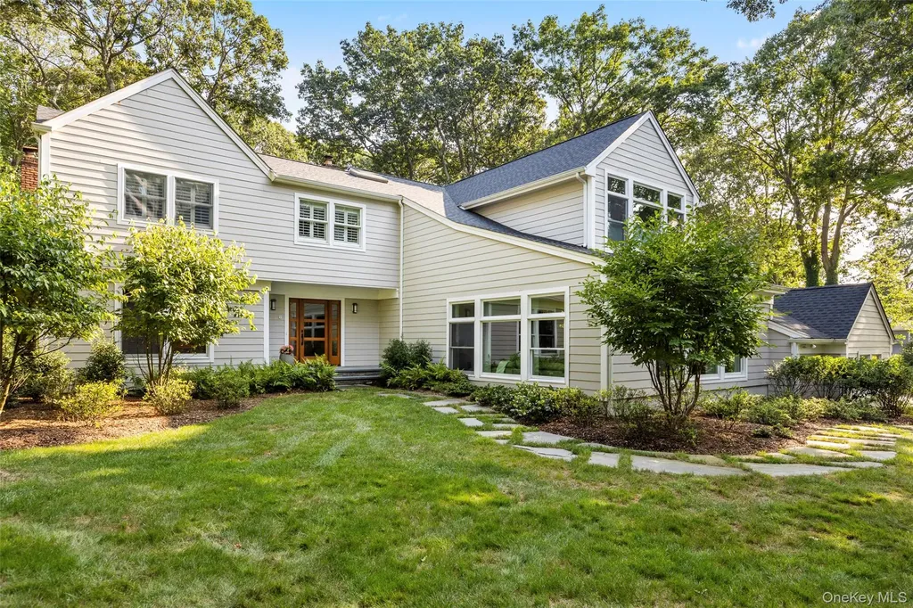 8 Waterview Lane Setauket NY 11733