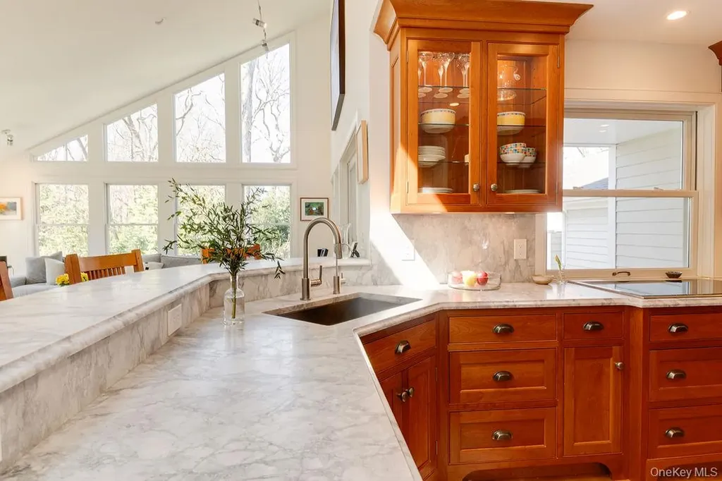 8 Waterview Lane Setauket NY 11733