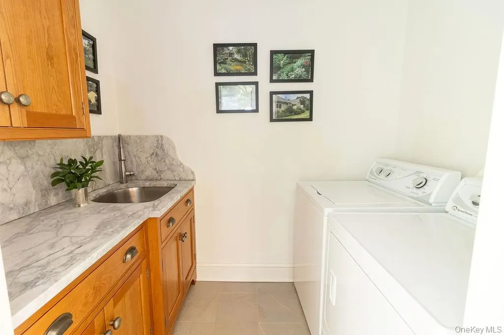 8 Waterview Lane Setauket NY 11733