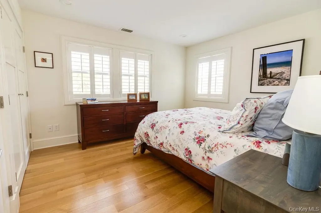 8 Waterview Lane Setauket NY 11733