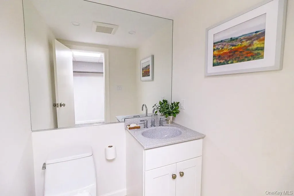 8 Waterview Lane Setauket NY 11733