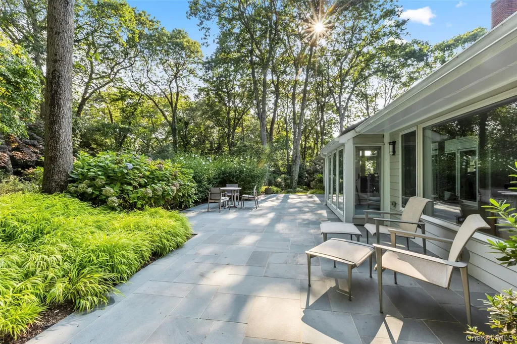 8 Waterview Lane Setauket NY 11733