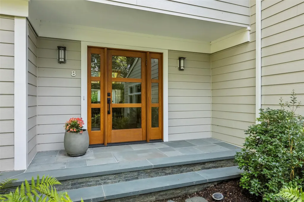 8 Waterview Lane Setauket NY 11733