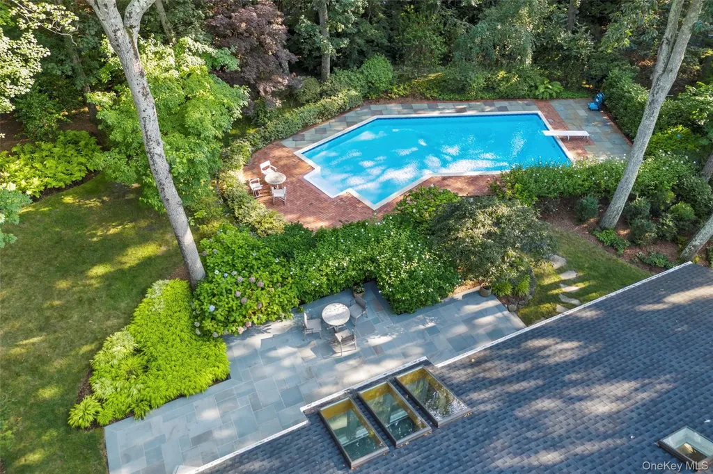 8 Waterview Lane Setauket NY 11733