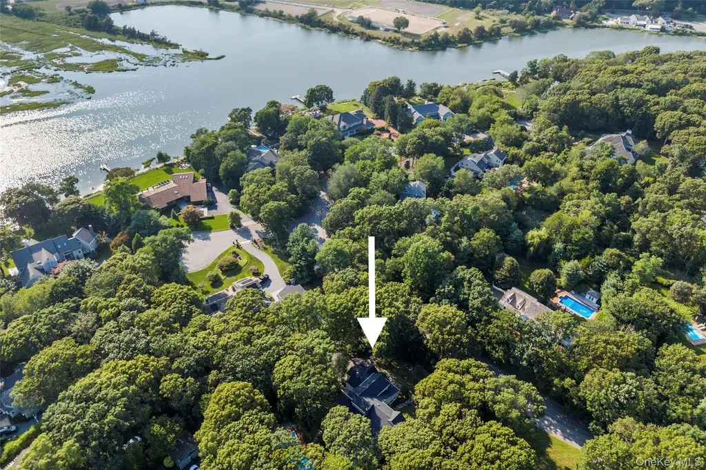 8 Waterview Lane Setauket NY 11733
