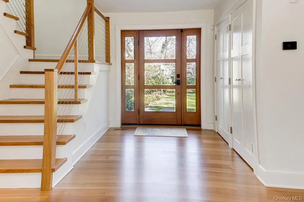 8 Waterview Lane Setauket NY 11733