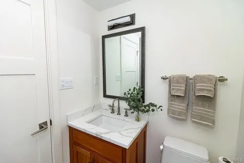 8 Waterview Lane Setauket NY 11733