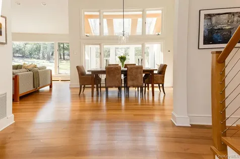 8 Waterview Lane Setauket NY 11733