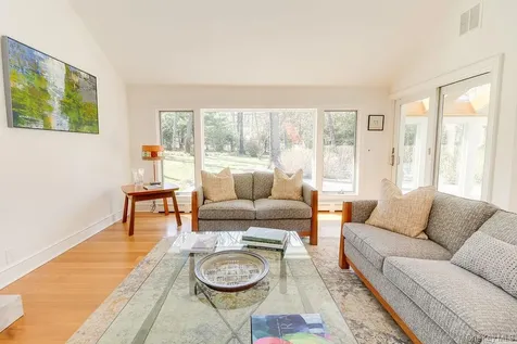 8 Waterview Lane Setauket NY 11733