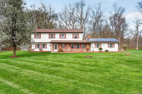 18 Stephen Drive Hopewell Junction NY 12533