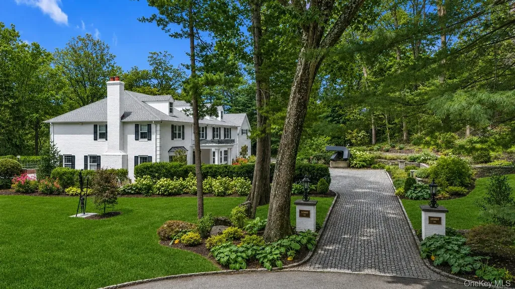 45 Southeast Road Sands Point NY 11050
