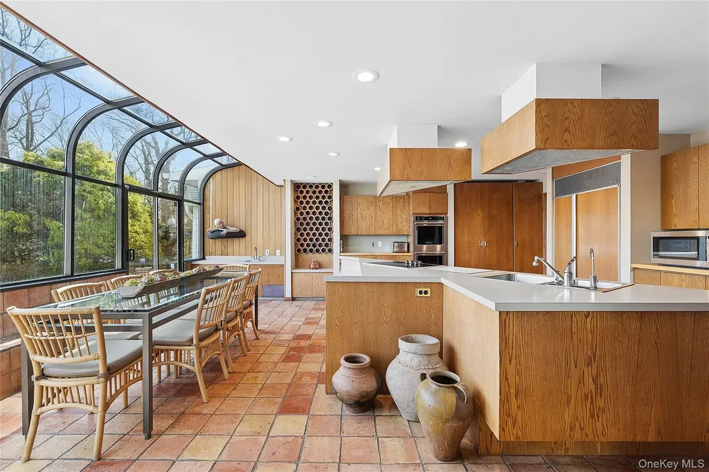45 Southeast Road Sands Point NY 11050