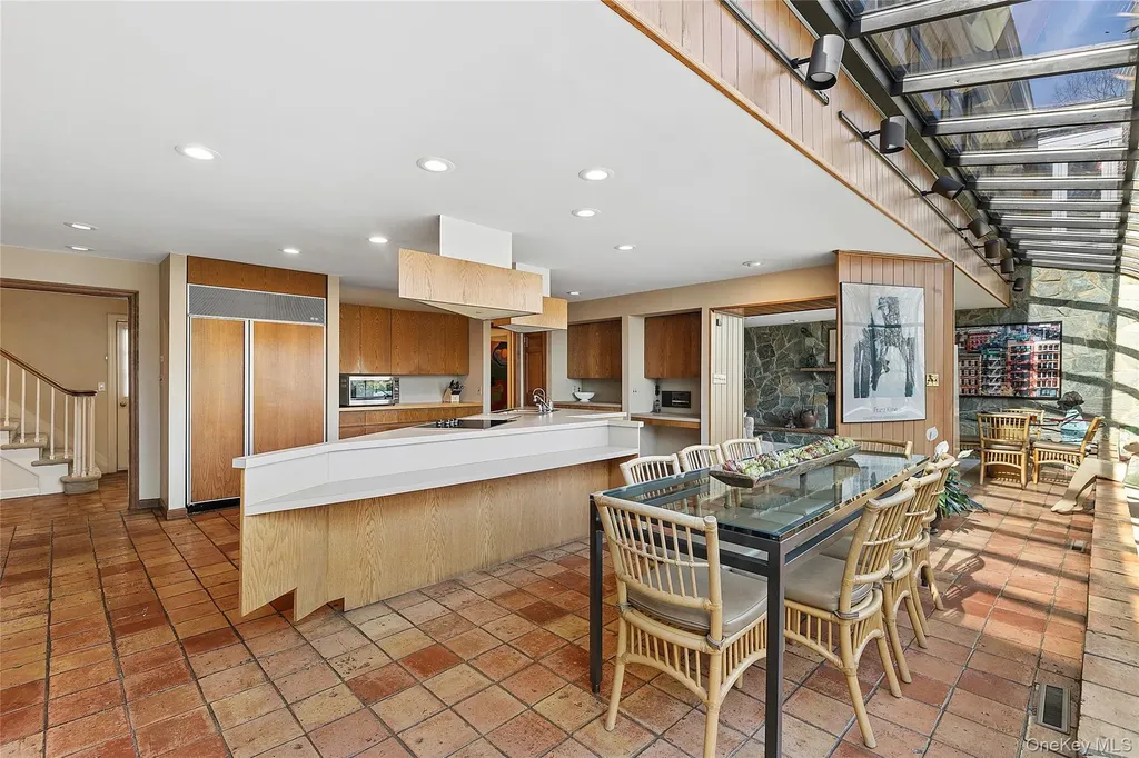 45 Southeast Road Sands Point NY 11050
