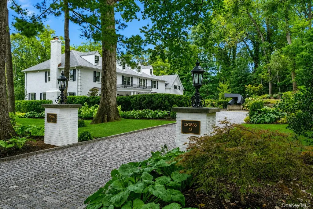 45 Southeast Road Sands Point NY 11050
