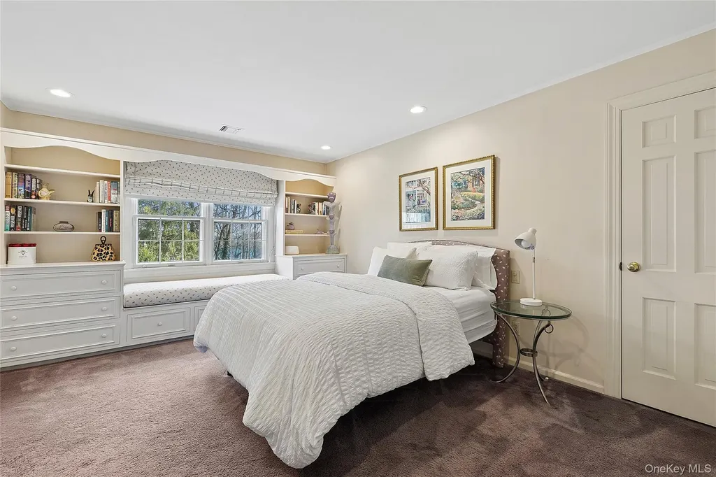 45 Southeast Road Sands Point NY 11050