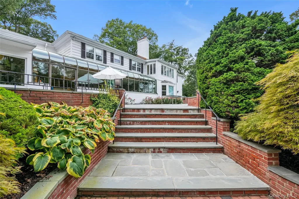 45 Southeast Road Sands Point NY 11050