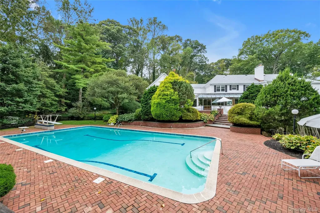 45 Southeast Road Sands Point NY 11050