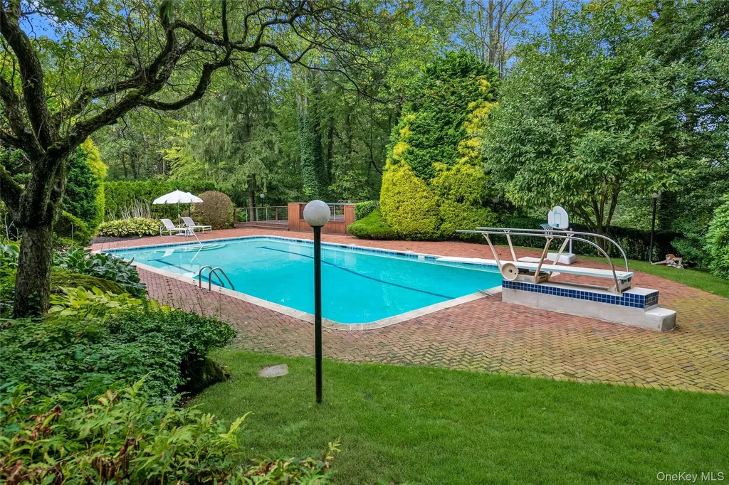45 Southeast Road Sands Point NY 11050