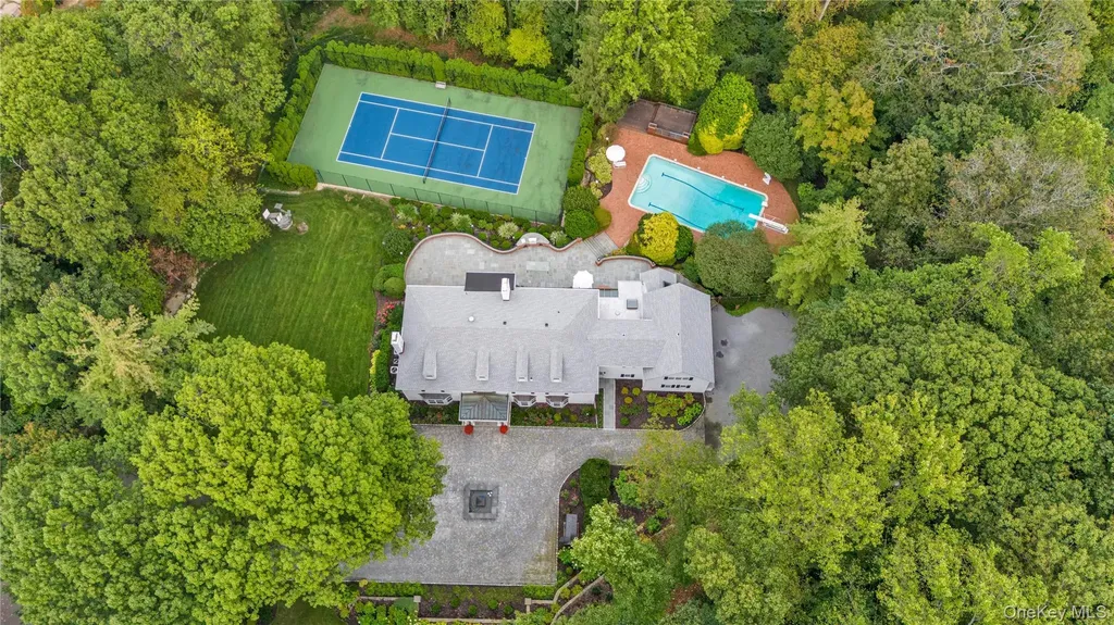 45 Southeast Road Sands Point NY 11050