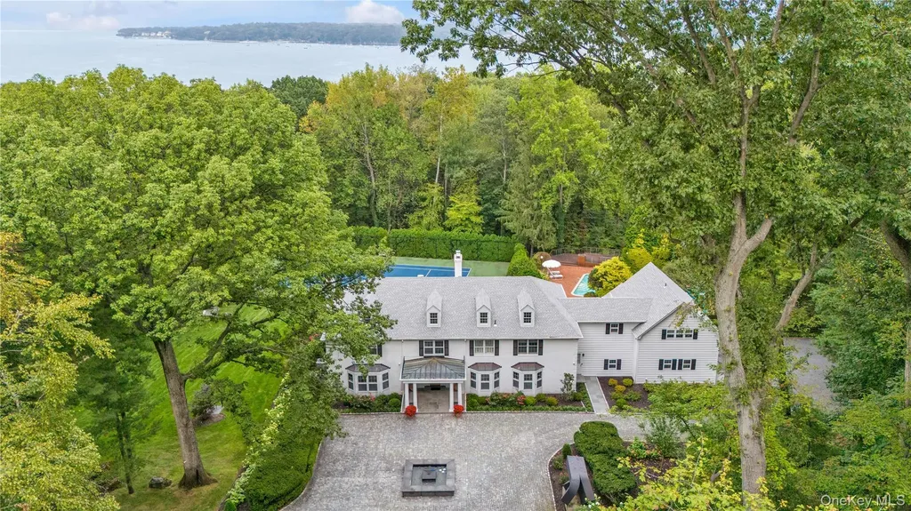 45 Southeast Road Sands Point NY 11050
