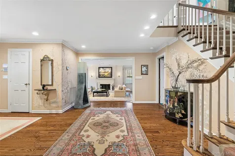 45 Southeast Road Sands Point NY 11050