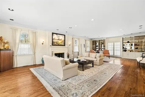 45 Southeast Road Sands Point NY 11050