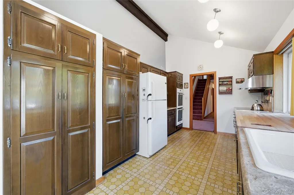 334 Edgewood Avenue Smithtown NY 11787
