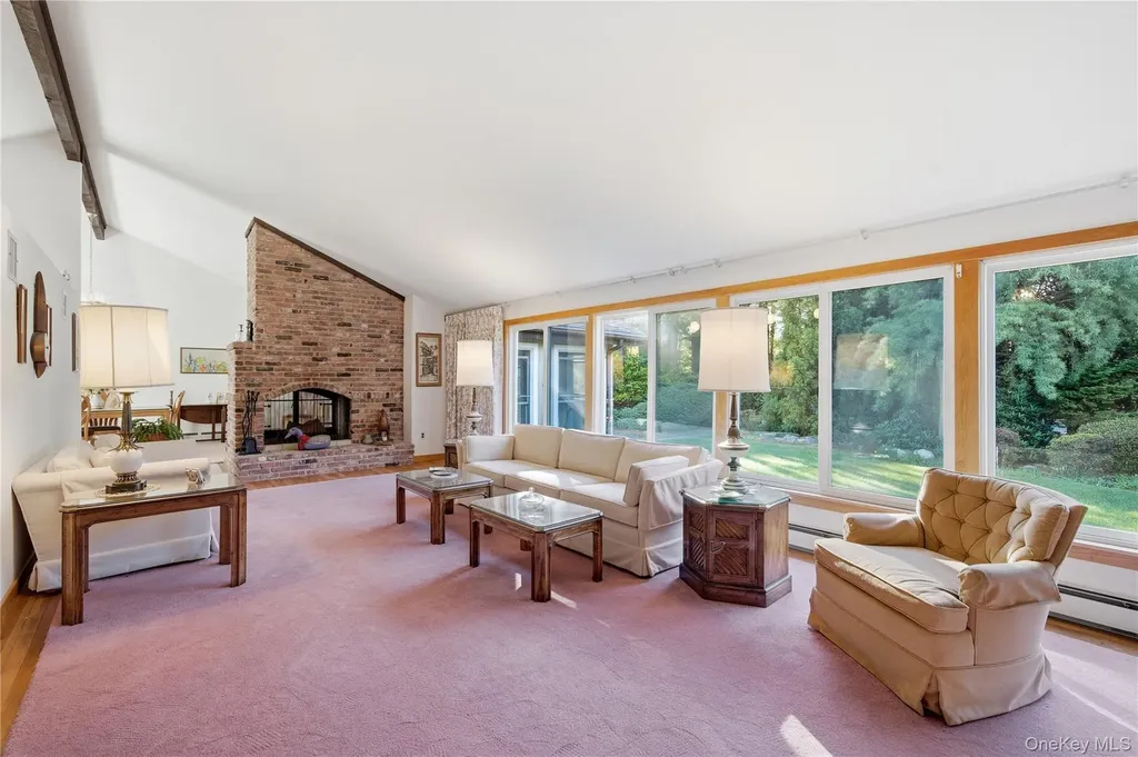 334 Edgewood Avenue Smithtown NY 11787