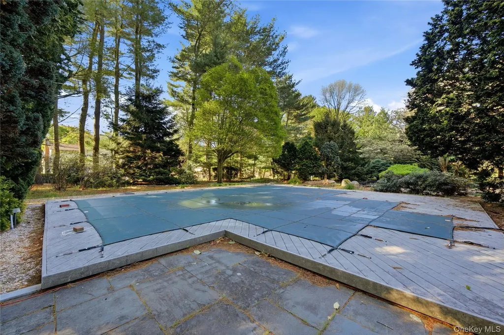 334 Edgewood Avenue Smithtown NY 11787
