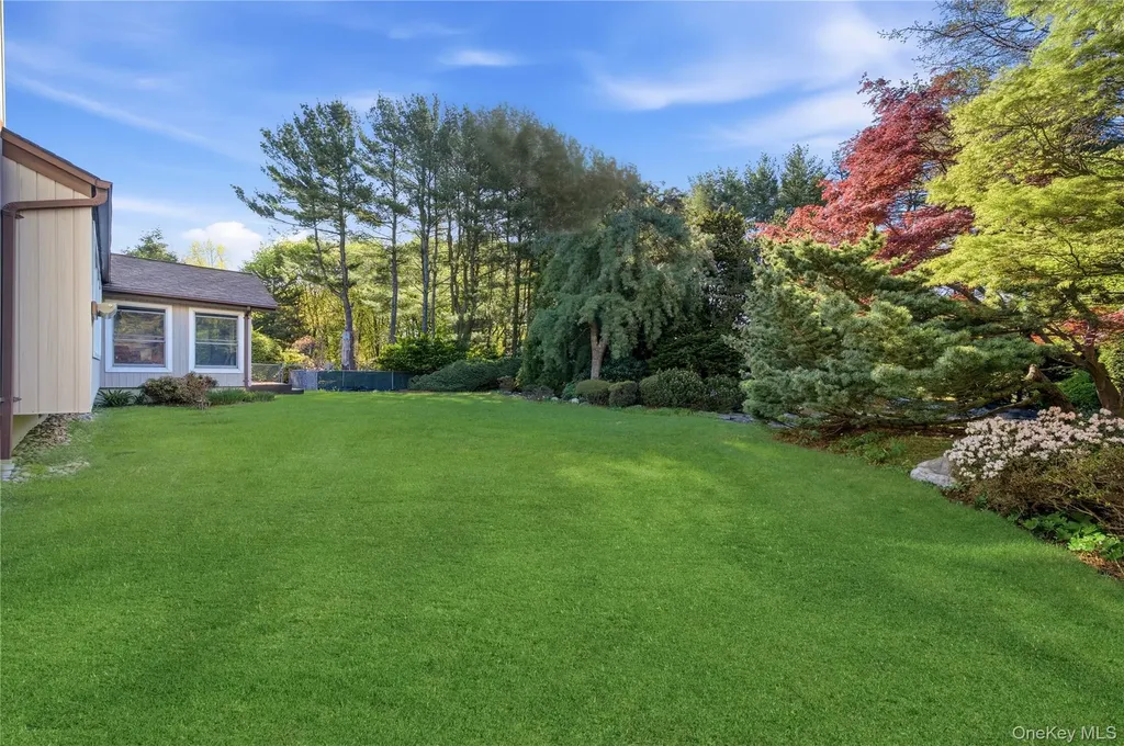 334 Edgewood Avenue Smithtown NY 11787