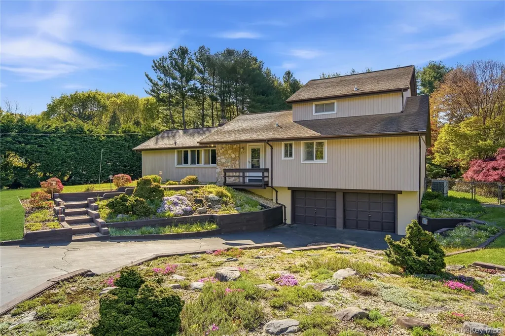 334 Edgewood Avenue Smithtown NY 11787